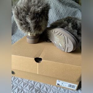 NWT UGG Sz 9 Classic Posh Mini Fur Boots!